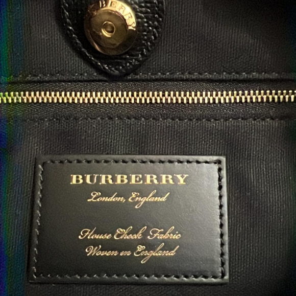 Authentic brand new burberry london 2 way bag - Picture 9 of 14